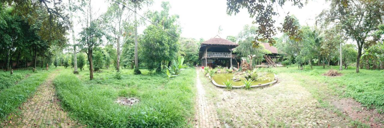 Vuonthuguesthousegarden Kon Tum Buitenkant foto